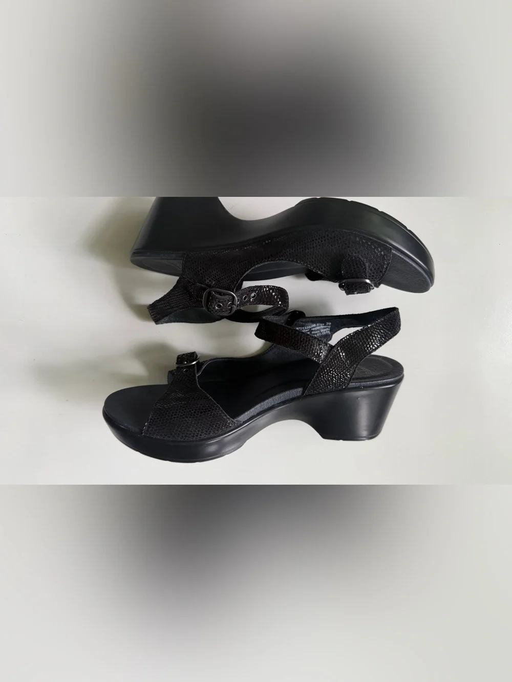 Dansko Womens Joanie Sandal Size 39 8.5 Black Leather Snake Wedge Platform Shoe